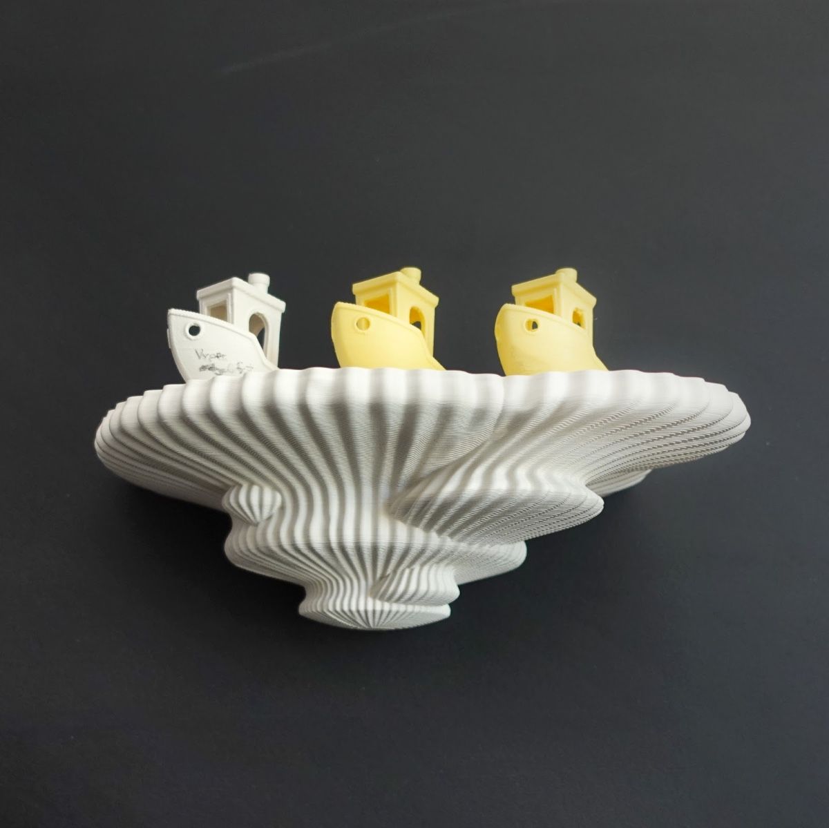 FNÖSKSVAMPHYLLA / TINDER FUNGUS SHELF