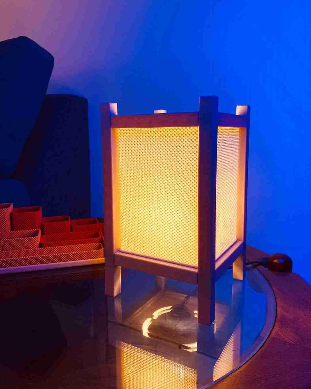 3D Utskrift - 3D Design -3dbutik.se Riku bordslampa..